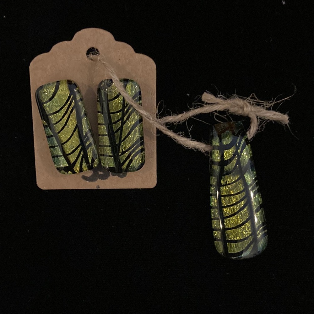 💜Beautiful Artist made Dichroic Post earrings and matching pendant set💜